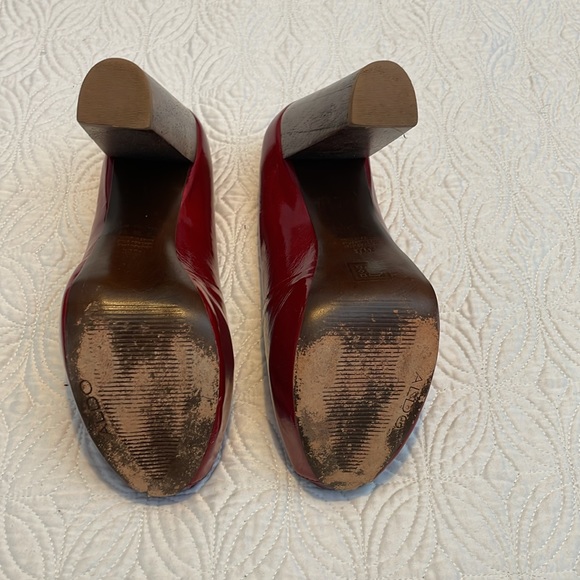 Gorgeous Red Peeptoe Heels - Picture 4 of 7